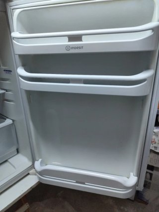Nevera pequeña Indesit