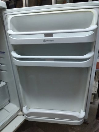 Nevera pequeña Indesit