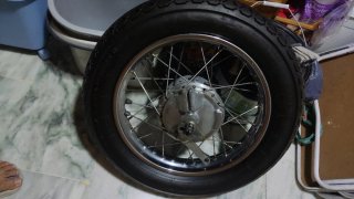 Rueda trasera completa Yamaha SR 250 Special.