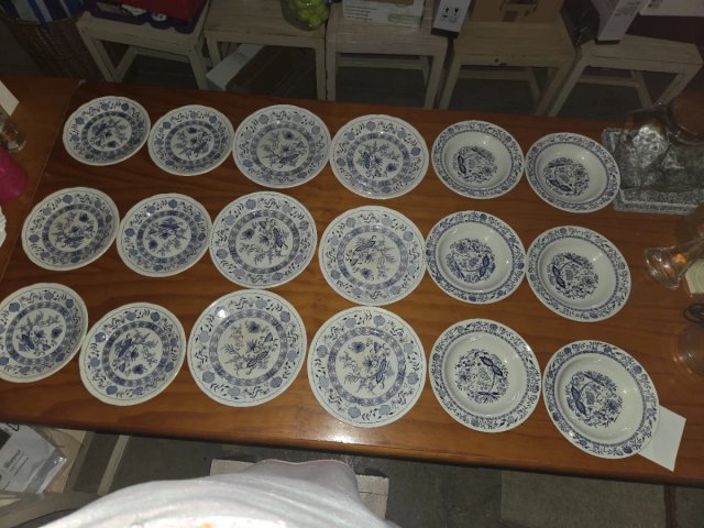 VAJILLA cerámica azul y BLANCO IRONSTONE