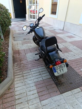 Hyosung Bobber 125 gris oscuro