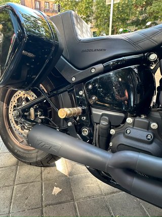 Harley Davidson Low Rider ST Negra