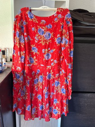 Vestido Zara floral rojo talla S