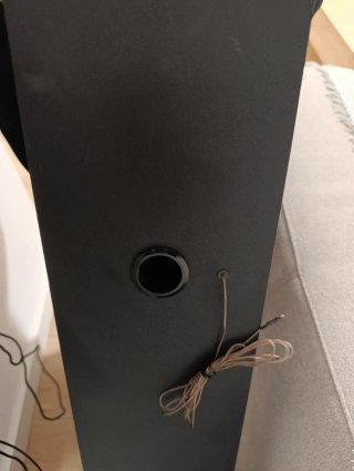 Altavoz de pie negro