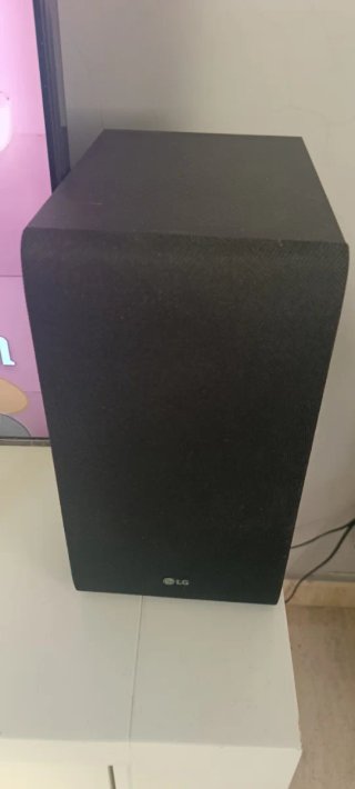 Barra de Sonido Negra Marca LG Modelo Sj3