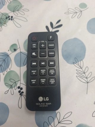 Barra de Sonido Negra Marca LG Modelo Sj3