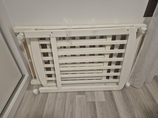 Cuna de madera blanca