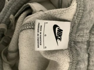 Pantalón Nike Gris