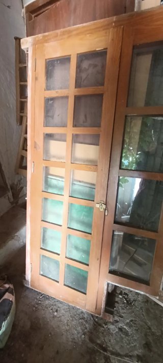 Ventana de madera con cristales