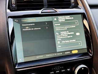 Jaguar E-Pace 1.5 PHEV 227 kW R-DYNAMIC AUT con TECHO, CUERO, NAVEGADOR, CAMARA...