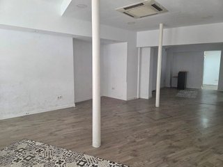 Local comercial en alquiler en Encarnación - Regina en Sevilla