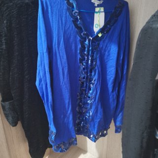 Chaqueta azul con apliques lentejuelas