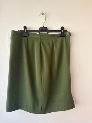 Conjunto Chaqueta y Falda Verde Oliva