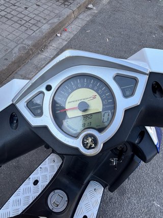 Scooter azul y blanco oferta de esta semana