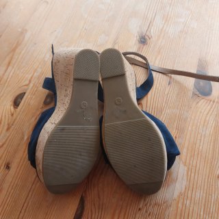 Zapatos cuña mujer Peep toe negros
