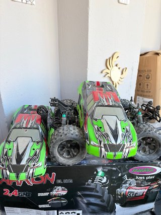 Coche RC Jamara Akron 1/10 con chasis y carcasas