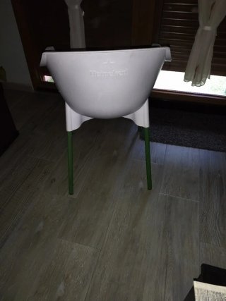 Silla de terraza blanca y verde