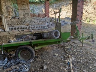 Remolque verde poco uso