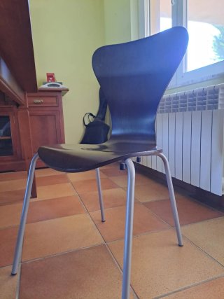 Mesa de madera maciza + 4 sillas