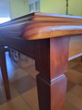 Mesa de madera maciza + 4 sillas
