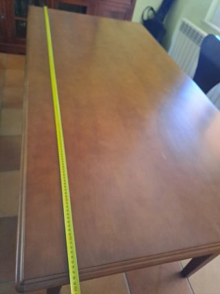 Mesa de madera maciza + 4 sillas