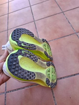 Zapatillas Nike Running Verdes y Blancas