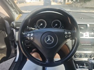 Mercedes-Benz Clase C 2005