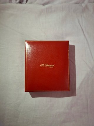 Encendedor S.T. Dupont enchapado en oro