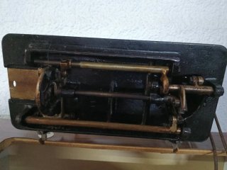 Máquina de coser Singer antigua