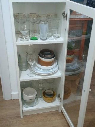 Mueble vitrina cristal y madera blanca