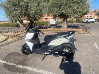Moto SYM Jet 14 Scooter Negra/Blanca