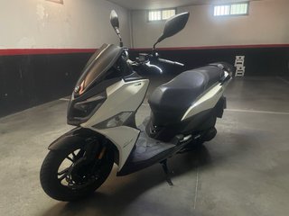 Moto SYM Jet 14 Scooter Negra/Blanca