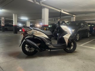 Moto SYM Jet 14 Scooter Negra/Blanca