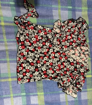 Conjunto de falda flamenca y top con estampado