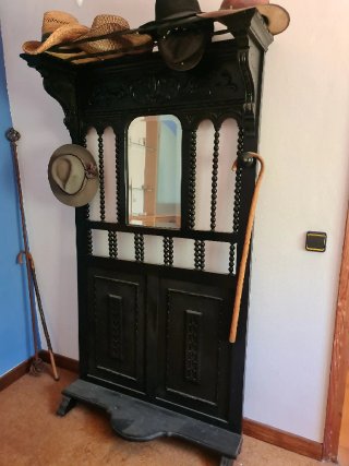 Recibidor antiguo madera con espejo
