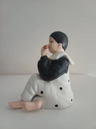 Figura Pierrot con flauta  de porcelana vintage