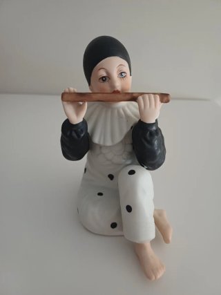 Figura Pierrot con flauta  de porcelana vintage