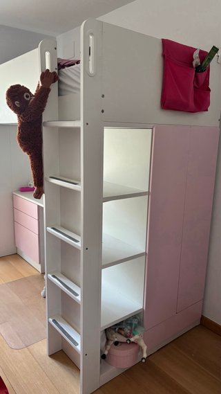Cama alta IKEA con escritorio y armario