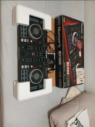 Numark Mixtrack Platinum DJ Controller