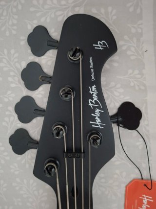 Bajo Eléctrico 5 Cuerdas Harley Benton PJ-5 SBK
