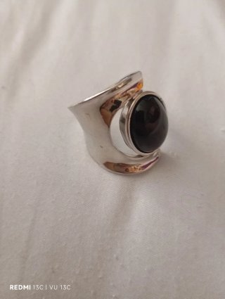 Anillo plateado piedra negra.