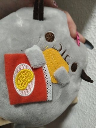 Peluche Pusheen gris con accesorios