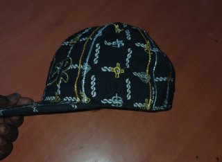 Gorra Hustler Negra y Dorada