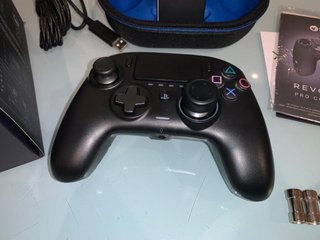 Mando Nacon Revolution Pro Controller 3 PS4