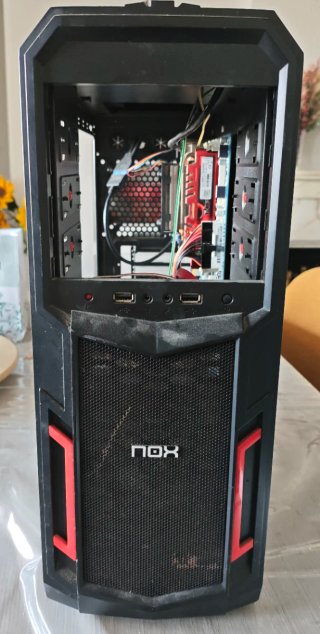 Scatola PC Nox con scheda madre