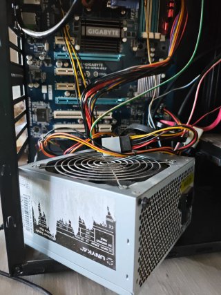 Scatola PC Nox con scheda madre