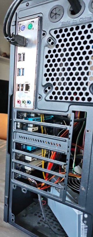 Scatola PC Nox con scheda madre