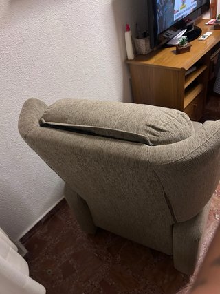 Sillones reclinables de tela beige y marrón