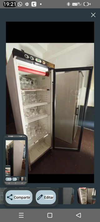 Nevera expositora de cristal
