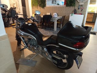 Hyosung Aquila 650 Negra Usada